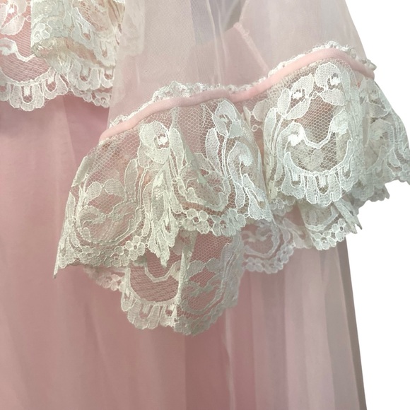 Pink and Lace 1960s Penoir Negligee Set 🩷😍 - Picture 9 of 9